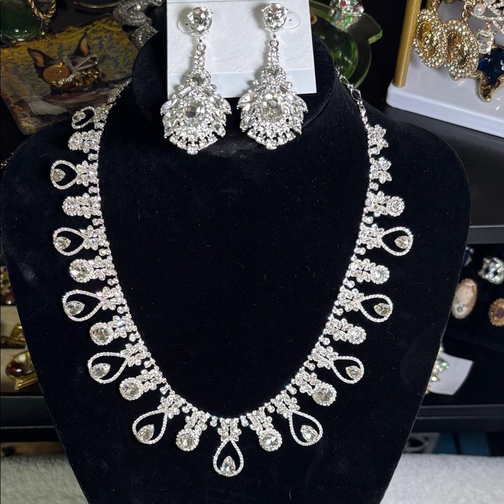 Prom/wedding earrings and necklace. Brand new. Never worn